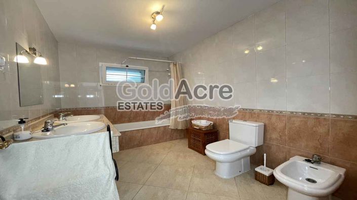 Image No.42-3 Bed Villa for sale