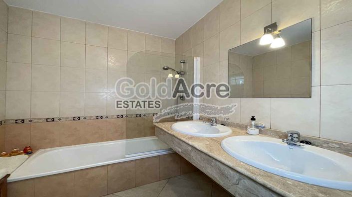 Image No.53-3 Bed Villa for sale