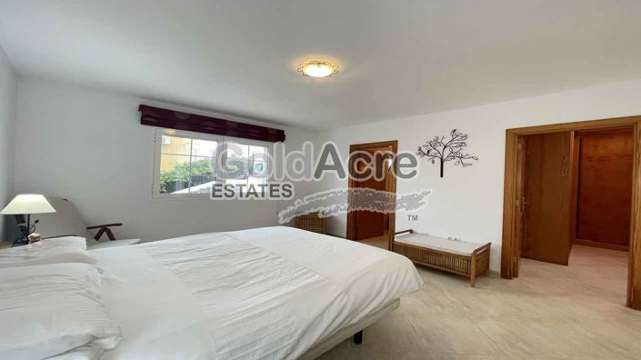 Image No.54-3 Bed Villa for sale