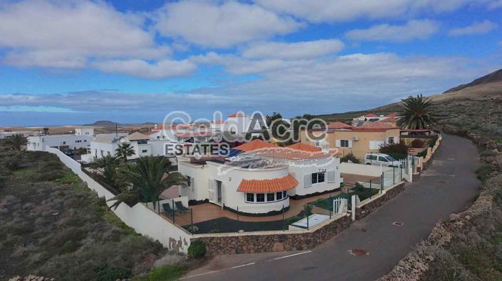 Image No.8-3 Bed Villa for sale