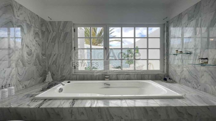 Image No.13-3 Bed Villa for sale