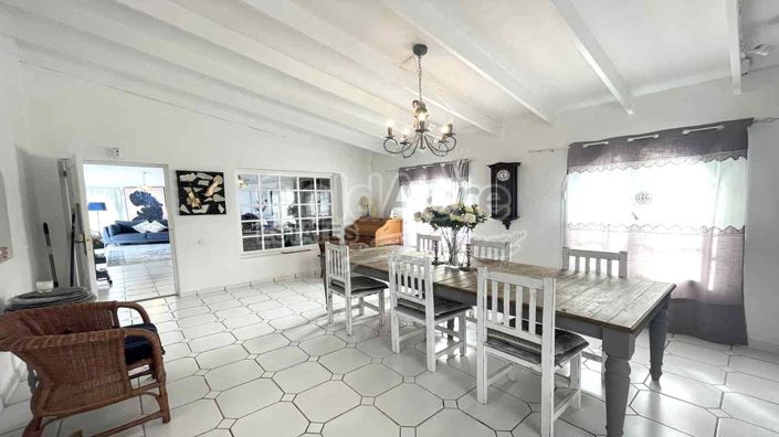 Image No.6-3 Bed Villa for sale