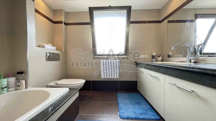 Image No.42-3 Bed Villa for sale