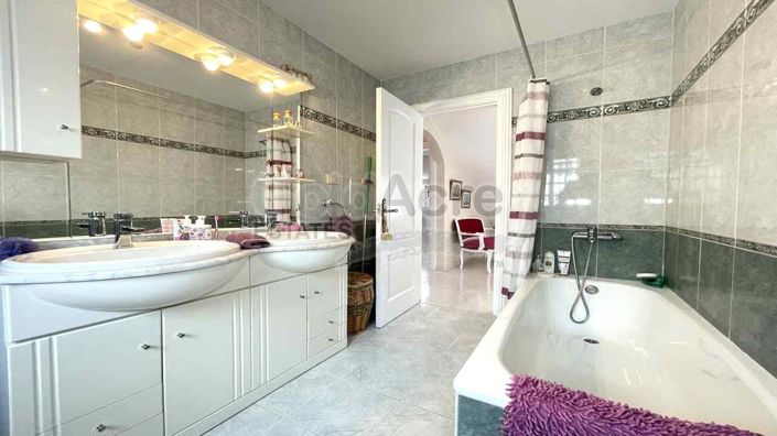 Image No.32-3 Bed Villa for sale