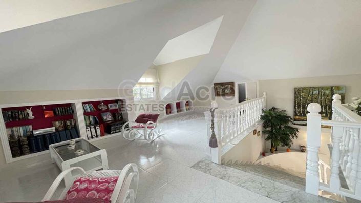 Image No.40-3 Bed Villa for sale