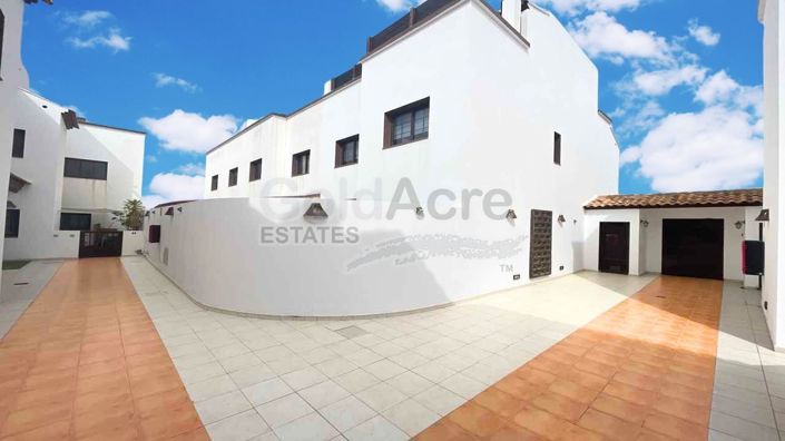 Image No.11-3 Bed Villa for sale