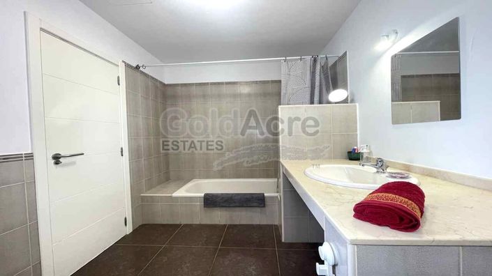 Image No.34-3 Bed Villa for sale