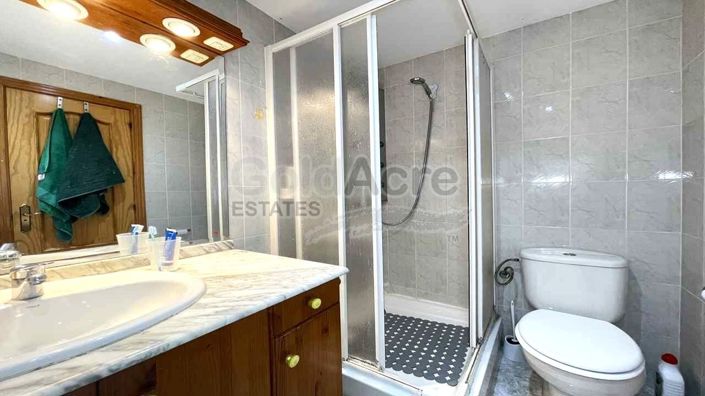 Image No.20-4 Bed Apartment for sale