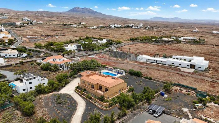 Image No.11-3 Bed Villa for sale
