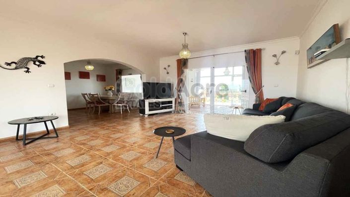 Image No.6-3 Bed Villa for sale