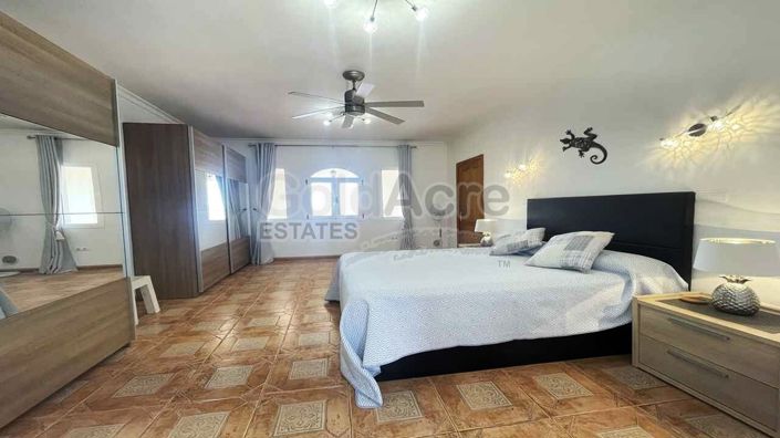 Image No.10-3 Bed Villa for sale