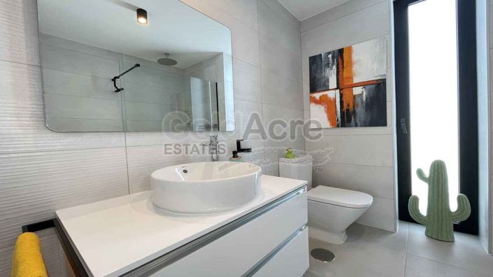 Image No.35-3 Bed Villa for sale
