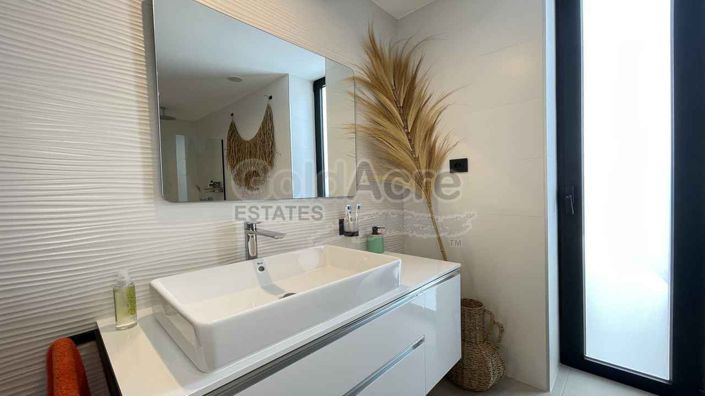 Image No.42-3 Bed Villa for sale