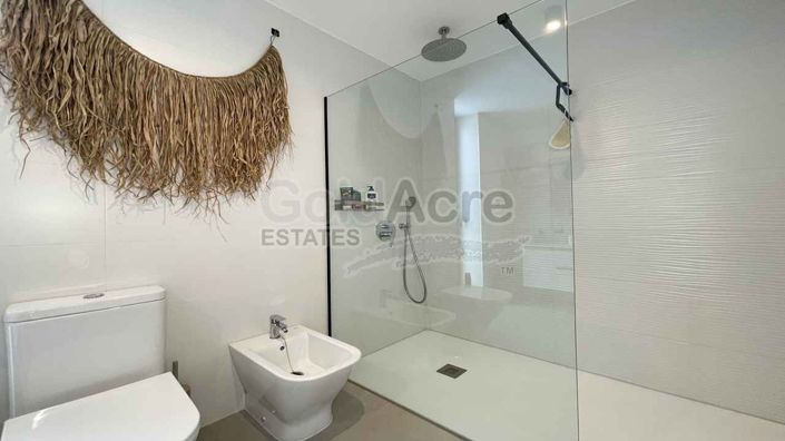 Image No.43-3 Bed Villa for sale