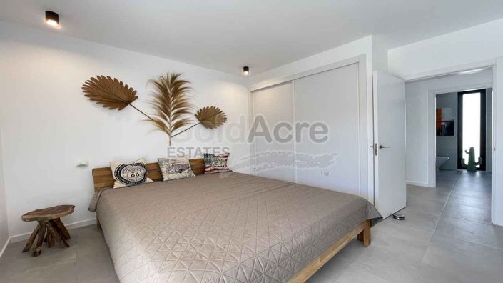 Image No.8-3 Bed Villa for sale