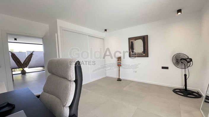 Image No.9-3 Bed Villa for sale