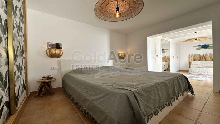 Image No.35-2 Bed Villa for sale