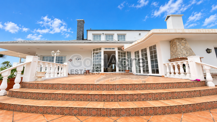 Image No.3-4 Bed Villa for sale