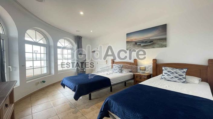 Image No.32-4 Bed Villa for sale
