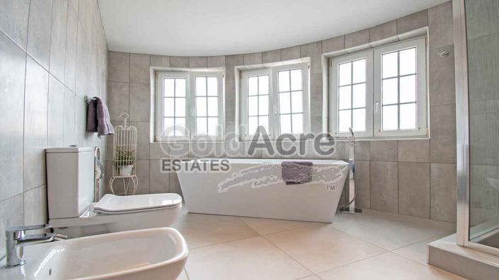 Image No.9-4 Bed Villa for sale