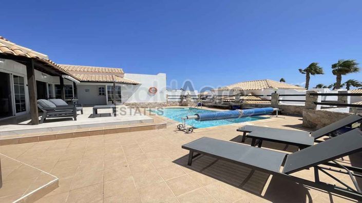 Image No.12-3 Bed Villa for sale
