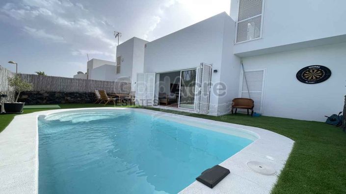 Image No.35-2 Bed Villa for sale