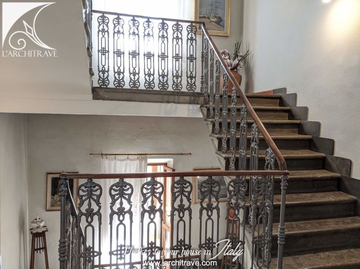 Image No.11-8 Bed House for sale