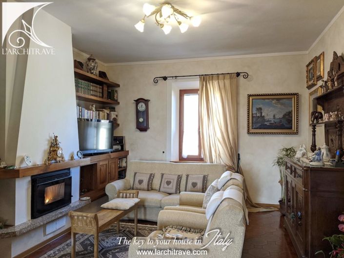 Image No.13-8 Bed House for sale