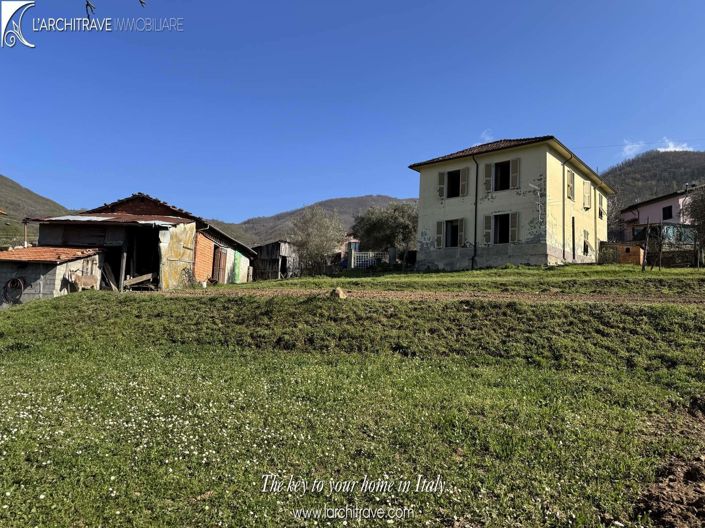 Image No.19-Villa de 5 chambres à vendre à Casola in Lunigiana