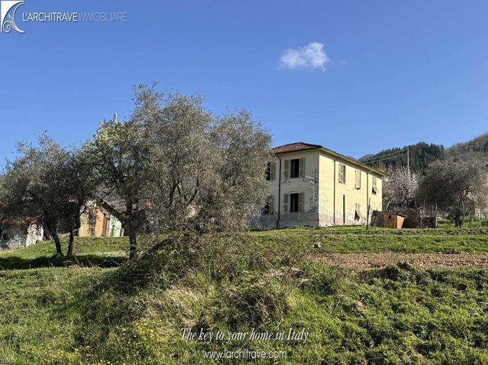 Image No.24-Villa de 5 chambres à vendre à Casola in Lunigiana