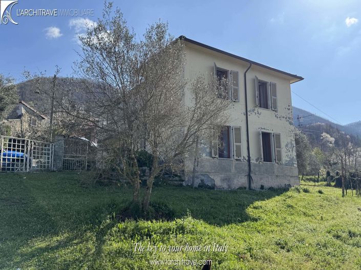 Image No.3-Villa de 5 chambres à vendre à Casola in Lunigiana