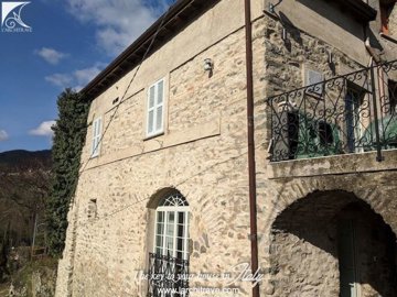 1 - Tresana, Maison