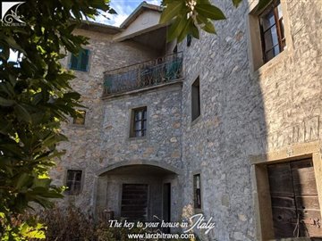 1 - Comano, Maison