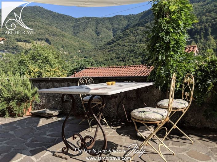 Image No.10-1 Bed House for sale