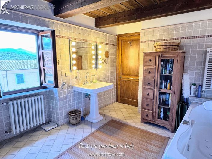 Image No.8-Maison de 4 chambres à vendre à Fivizzano