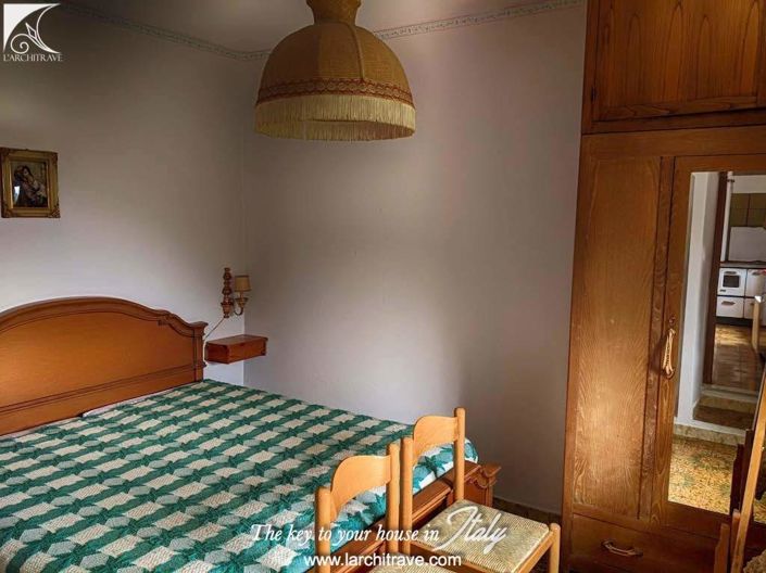 Image No.12-3 Bed House for sale