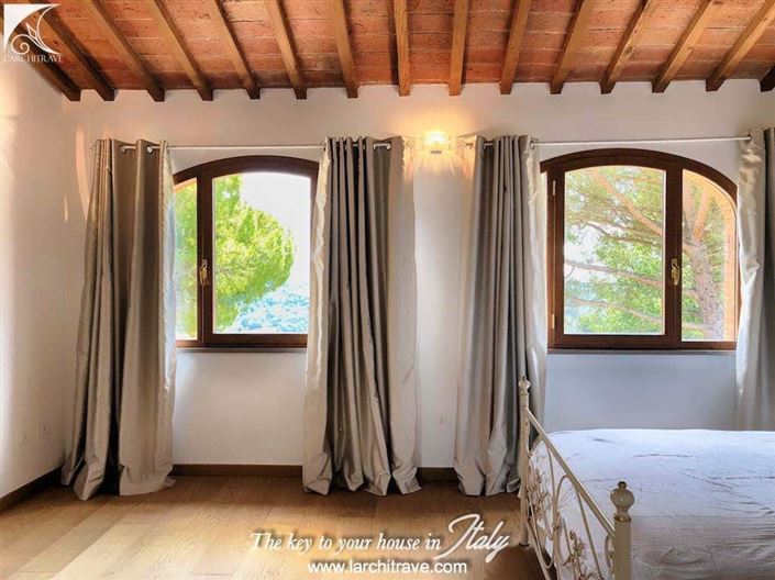 Image No.14-4 Bed House for sale