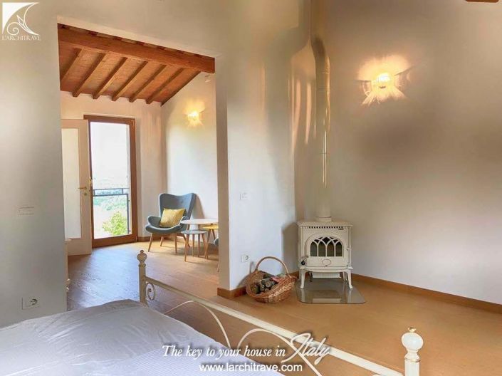 Image No.15-4 Bed House for sale