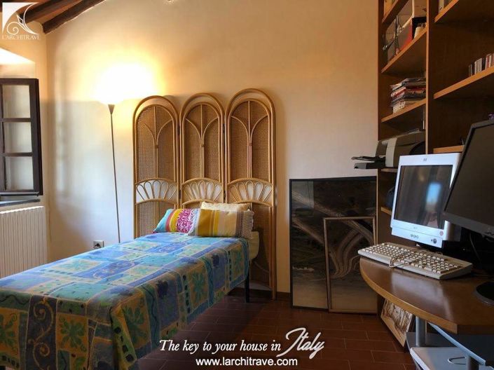 Image No.18-4 Bed House for sale