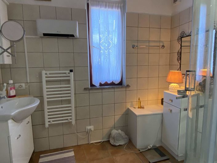 Image No.10-2 Bed House for sale