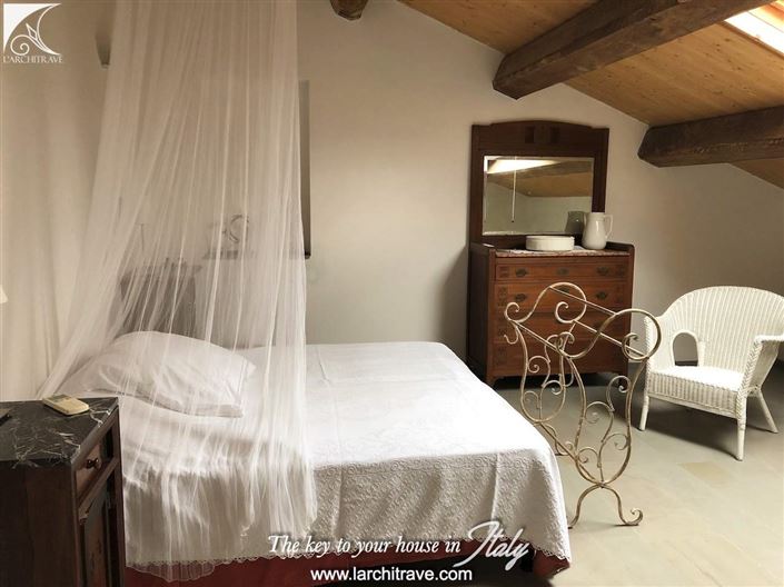 Image No.18-8 Bed Villa for sale