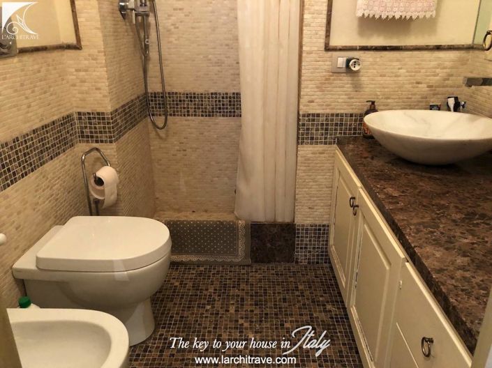 Image No.17-4 Bed House for sale