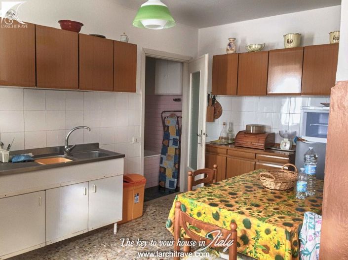 Image No.5-2 Bed House for sale