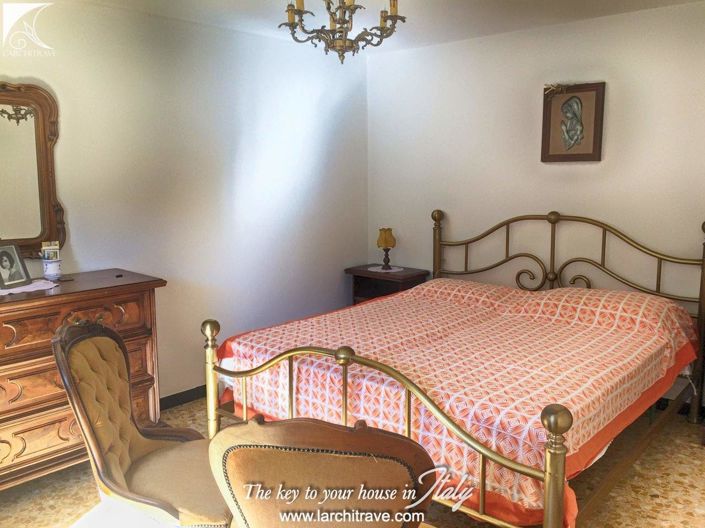 Image No.6-2 Bed House for sale