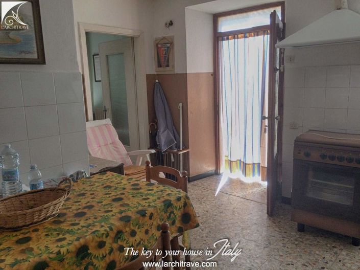 Image No.9-2 Bed House for sale