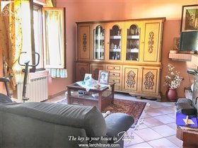 Image No.3-Villa de 2 chambres à vendre à Licciana Nardi