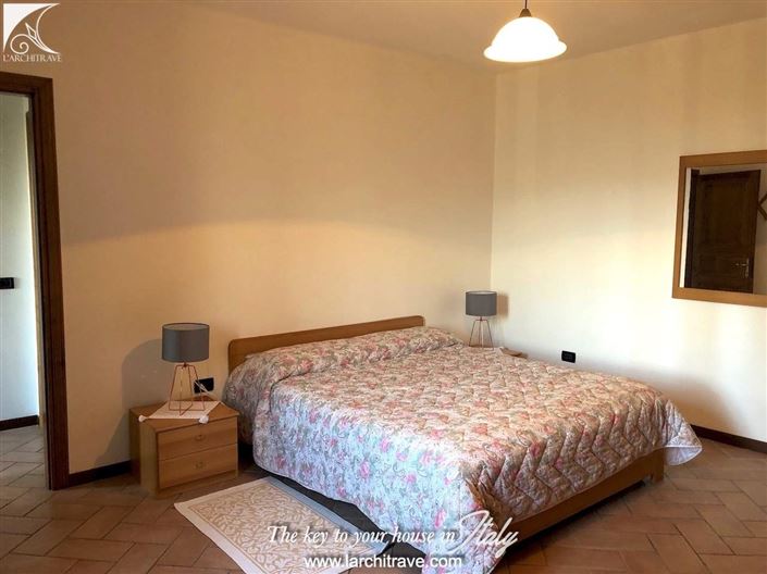 Image No.9-2 Bed House for sale