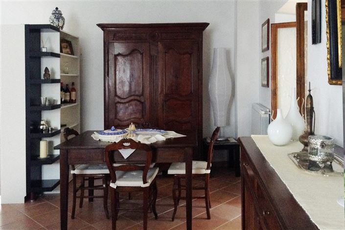 Image No.5-5 Bed House for sale