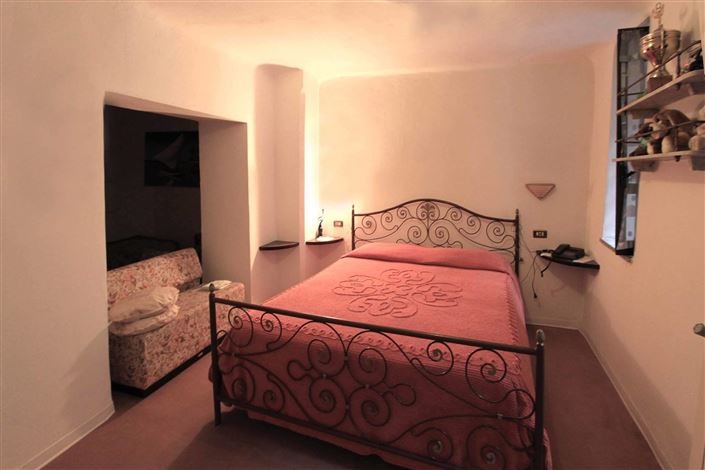 Image No.10-4 Bed House for sale