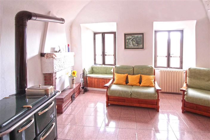 Image No.8-4 Bed House for sale